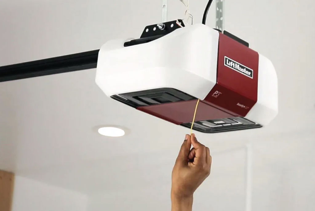 Garage Door Opener Repair in Chicago